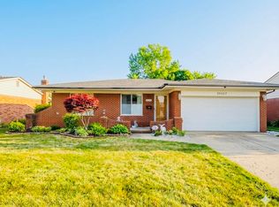 35427 Cathedral Dr, Sterling Heights, MI 48312