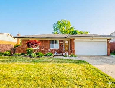 35427 Cathedral Dr, Sterling Heights, MI, 48312