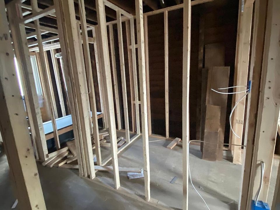 2nd image of 39 Hayes Ave