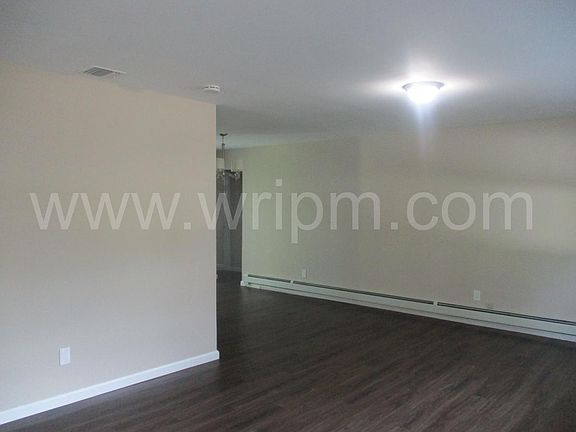 4th image of 58 Breston Dr E