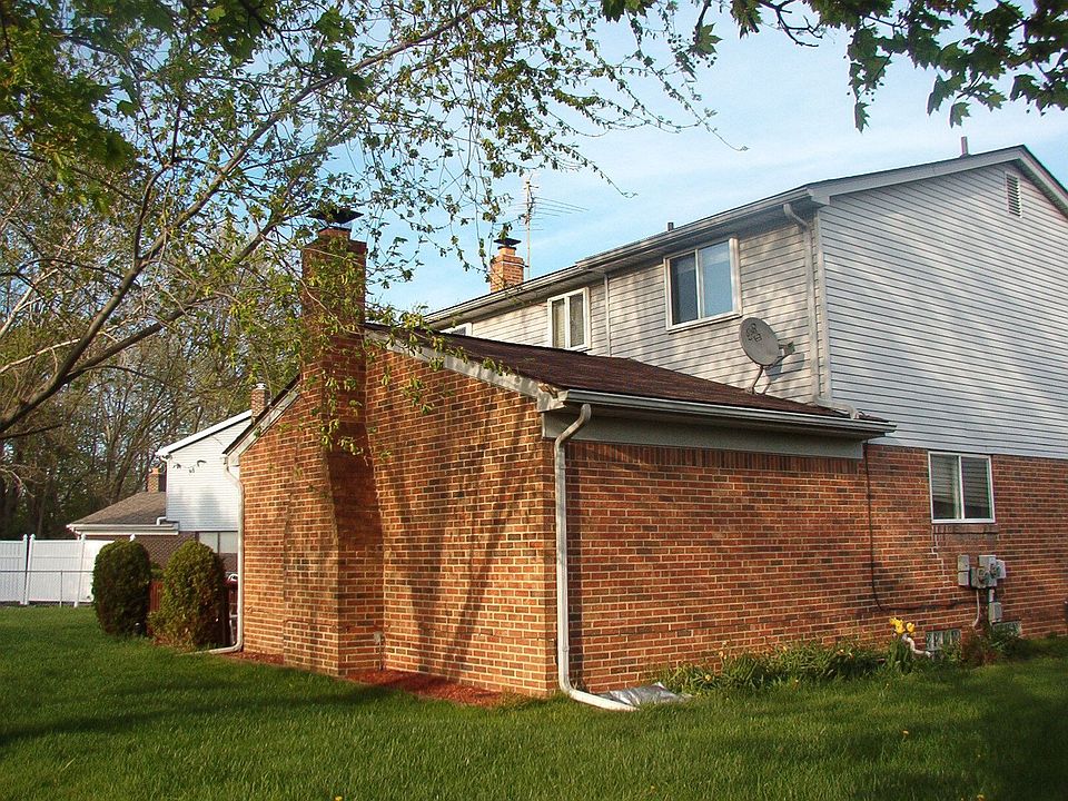 2nd image of 7997 Sunlight St