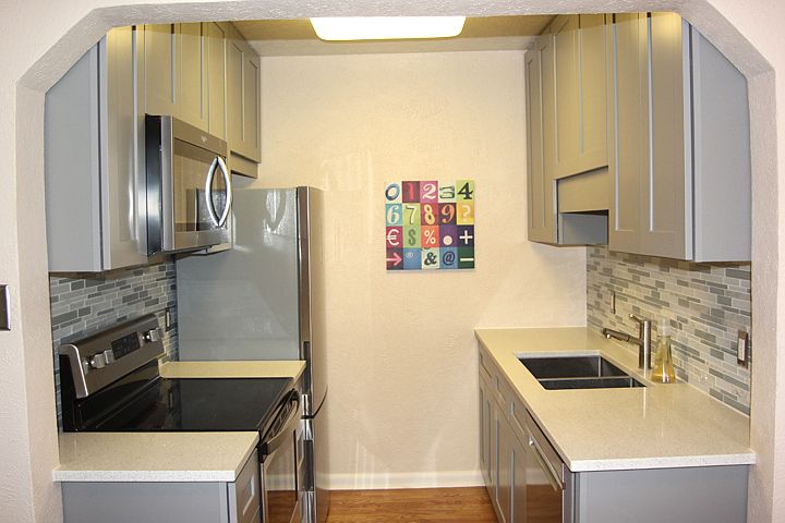1st image of 1130 Penn St APT 306