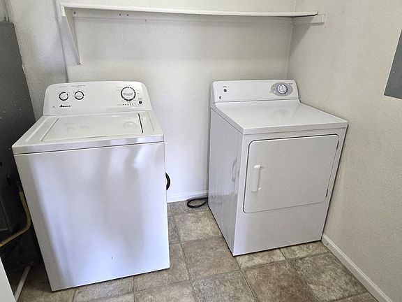 5th image of 3901 Ariel Ave #D