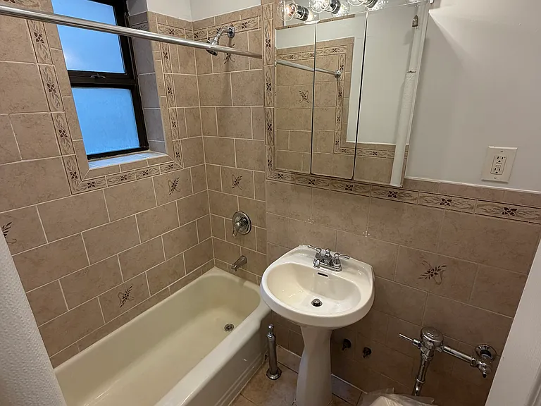420 E 82nd St #4E — Photo 6