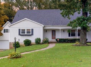 663 Brad Mar Dr, Freeport, IL 61032
