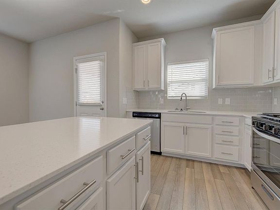 5th image of 148 Munk Ln