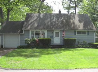 356 Dartmouth St, Wyckoff, NJ 07481