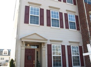 20401 Tholen St, Ashburn, VA 20147