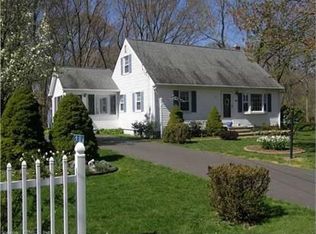 28 Greenfield Ave, Branford, CT 06405