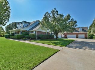 1300 Echo Dr, Edmond, OK 73034