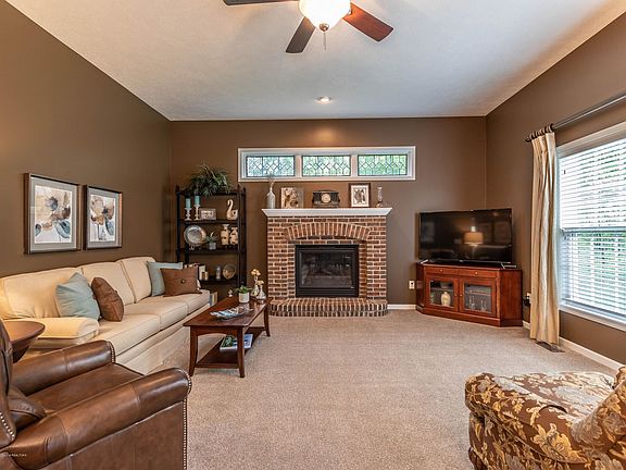 4th image of 13696 Pearwood Dr
