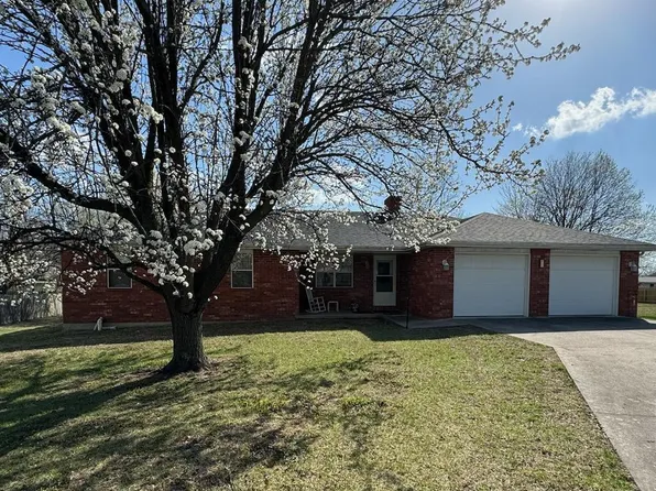 1374 Cherokee Court, Marshfield, MO 65706