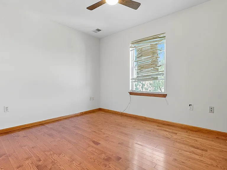 87 Cottage St #2 — Photo 4