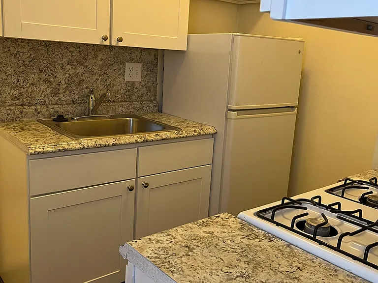 201 S 12th St #4B — Photo 11
