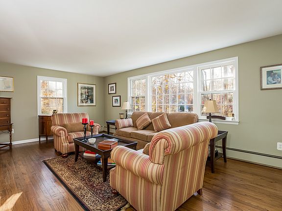 5th image of 50 Alexandra Dr