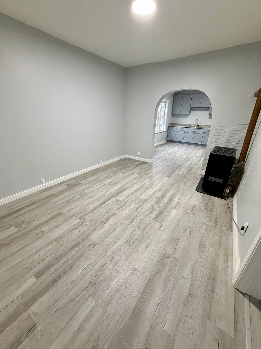 Building Photo - 2604 Schrage Ave #2