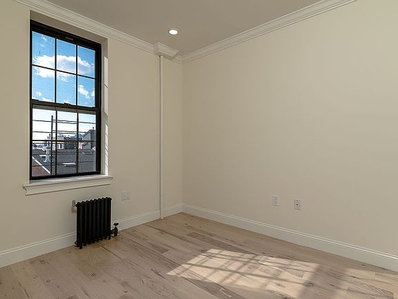 4th image of 946 Bushwick Ave #444