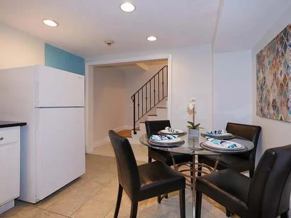 266 Windsor St APT B, Cambridge, MA 02139