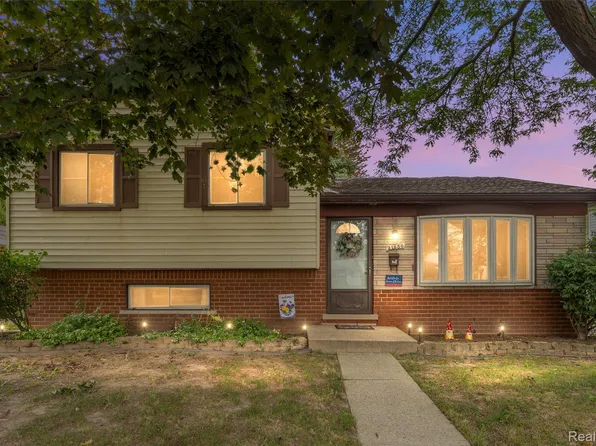 31650 Nelson Dr, Warren, MI 48088