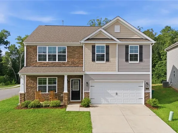 3696 Waterford Oak Ct, High Point, NC 27265