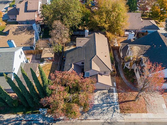 4th image of 9359 Bowmont Way