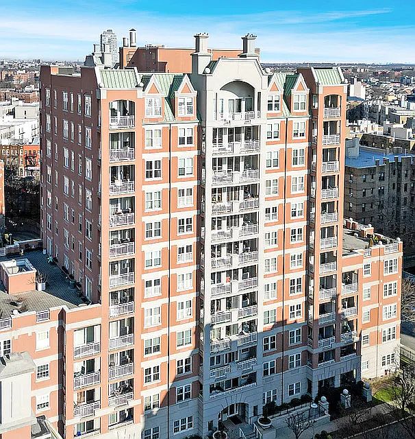 1st image of 65 Oceana Dr E APT 1E