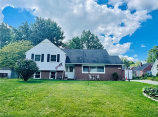 1066 Sunset Dr, Alliance, OH