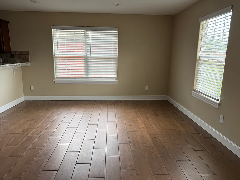 2515 S Willard Ave — Photo 9