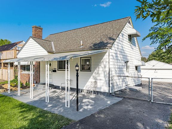 4th image of 834 Joyful St