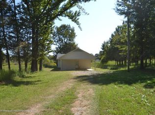 215 River Ridge Cir, Byhalia, MS 38611