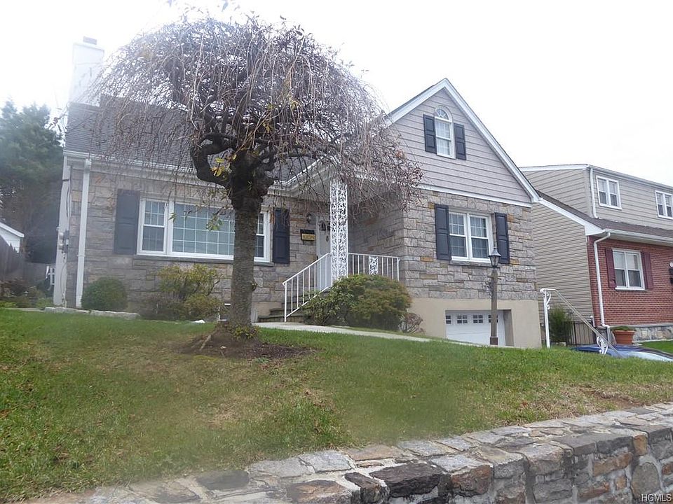 1st image of 214 Gainsborg Ave #2
