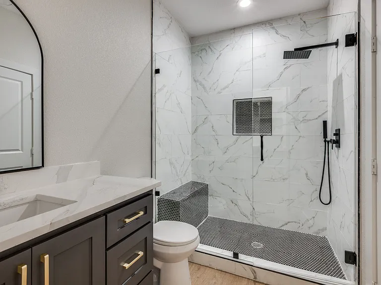 835 Stamps Ave — Photo 10