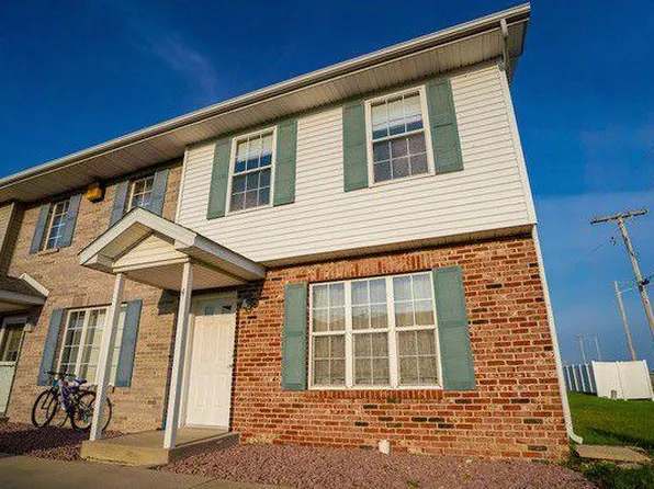 27 Fetzer Ct APT 4, Bloomington, IL 61704