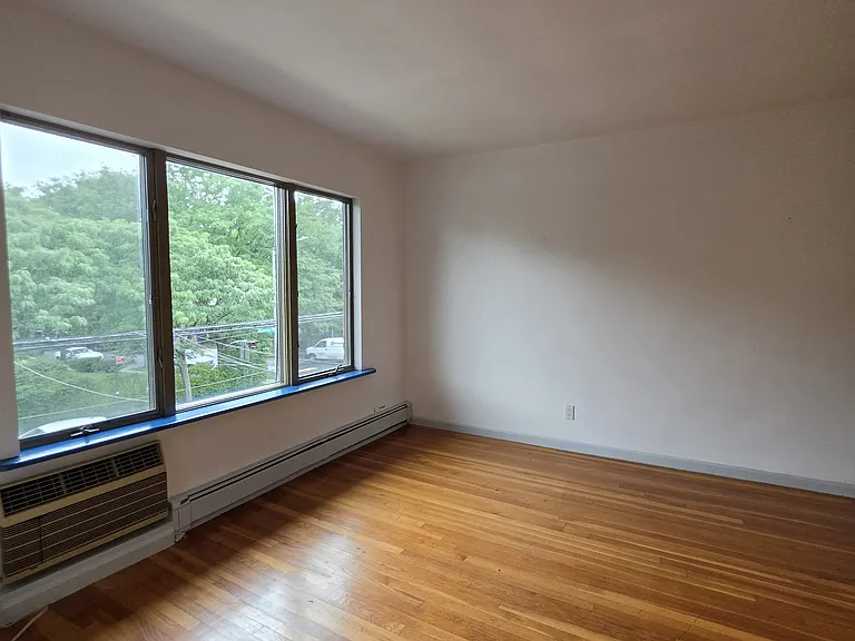 64-73 Alderton St #3 — Photo 7