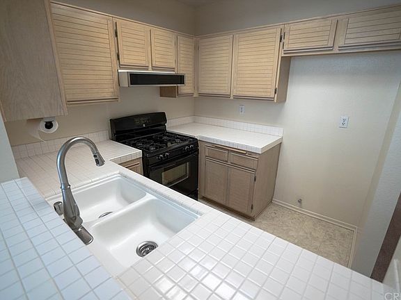 5th image of 24155 Del Monte Dr Unit 371