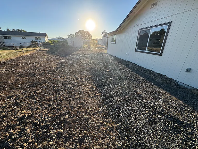 1462 Cascade Dr — Photo 3