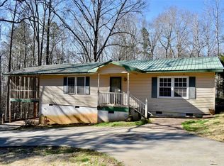 101 Dogwood Ln, Fair Play, SC 29643