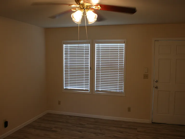 1460 Oxford Way — Photo 31