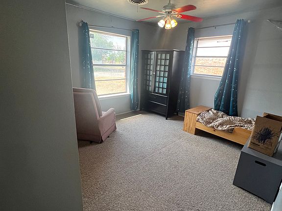 3rd image of 5348 Benbrook St
