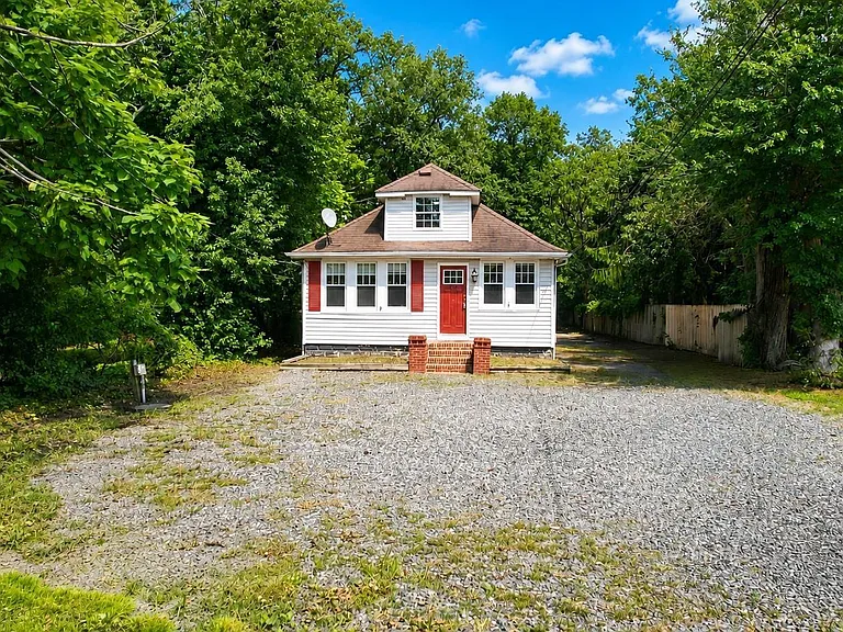 316 Pitney Rd — Photo 4