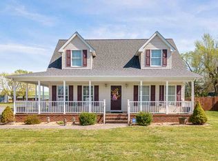 408 20th St, Grottoes, VA 24441