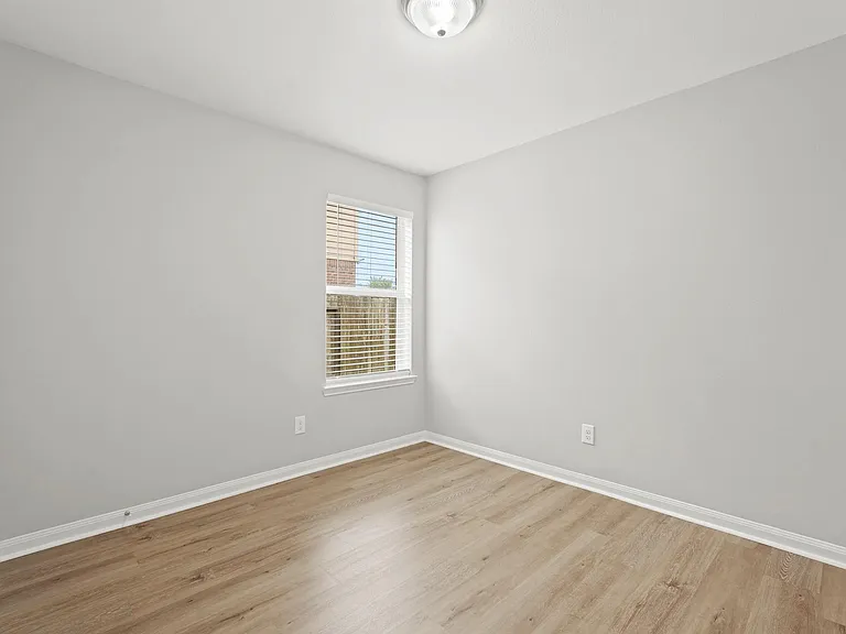7126 Montclair Peak Ln — Photo 5