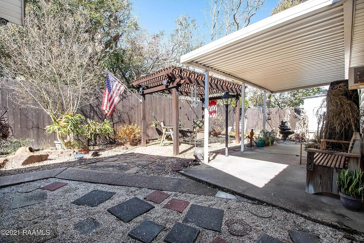 422 Cedar Crest Ct — Photo 4