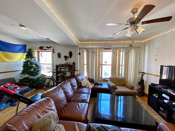 5th image of 2415 W Montrose Ave APT 2F