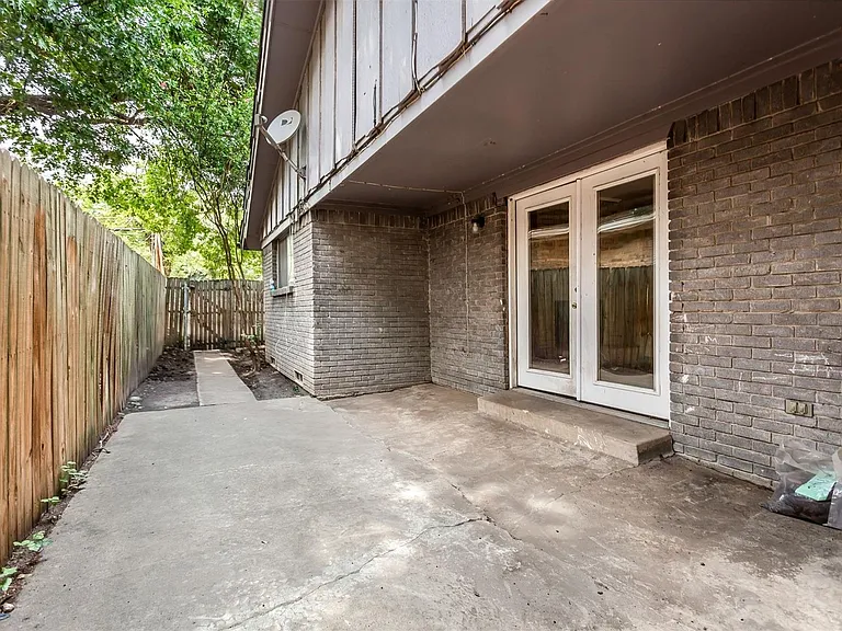 7445 Brentcove Cir — Photo 20