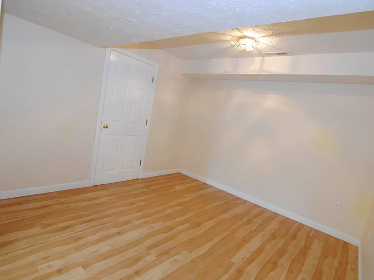 68 Georgetown Dr — Photo 37