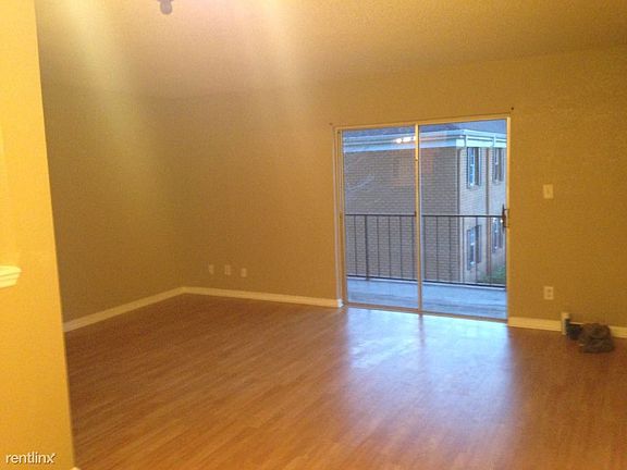 5th image of 324 Lewfield Cir