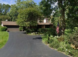 8 Coventry Ln, Lincolnshire, IL