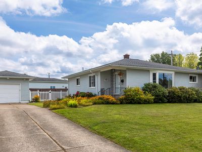 1725 W 40th St, Erie, PA, 16509