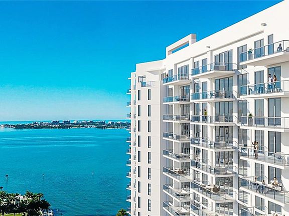 3rd image of 400 Quay Cmns #809
